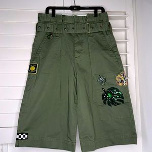 Marc Jacob’s light green pants,size 6, run big, can fit size 8-10. High waisted.